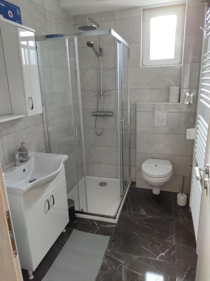 Happy Apartment Карловац Экстерьер фото