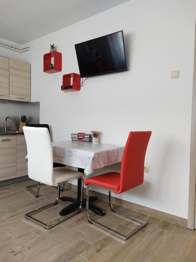 Happy Apartment Карловац Экстерьер фото